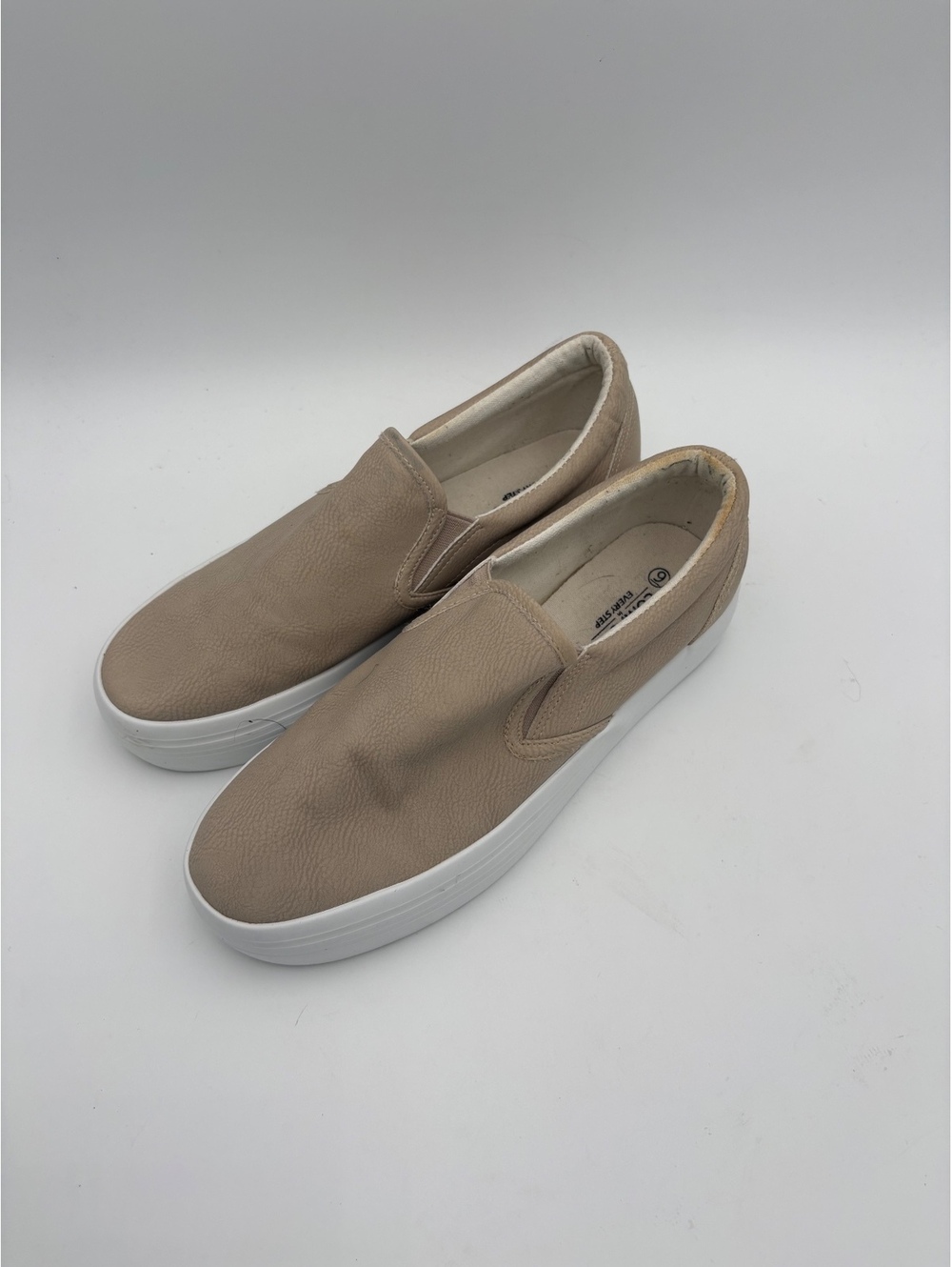 Comfort Every Step Womans 9 Slip-On Casual Shoes in Beige with White Sole - Picture 4 of 9